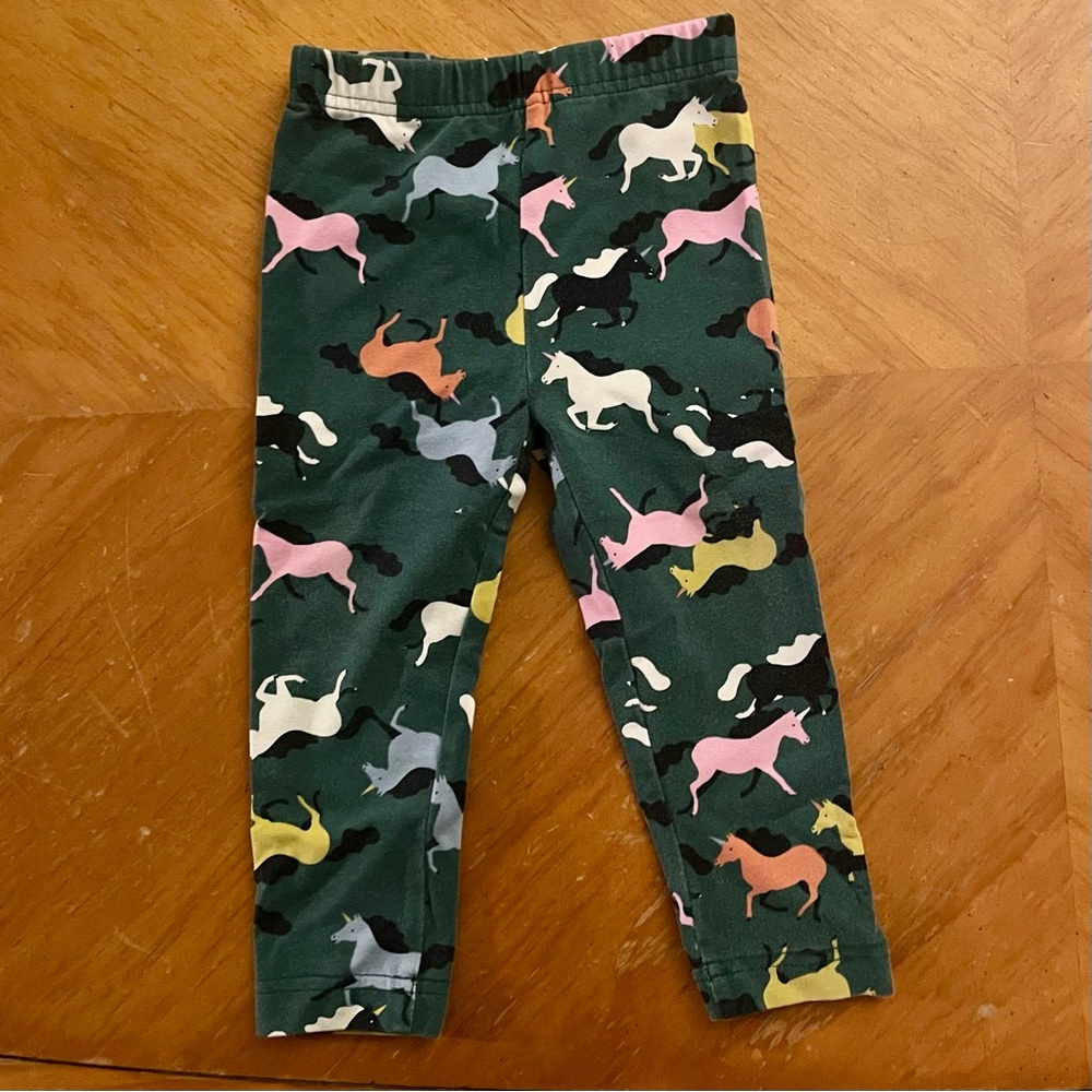 Hanna Andersson Snowflake and Unicorn Patterned Leggings - Picture 2 of 7